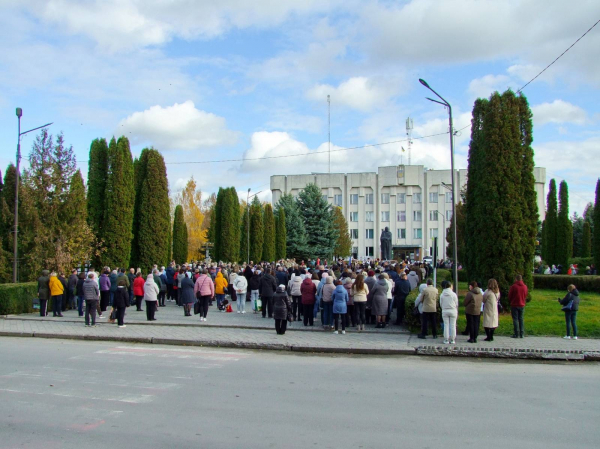 Герой, який загинув у день народження: на Тернопільщині попрощалася з В’ячеславом Меланченком (фото)