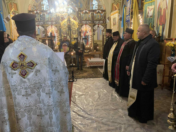 Саранчуківська громада попрощалась із загиблим Героєм Василем Гулою (фото)