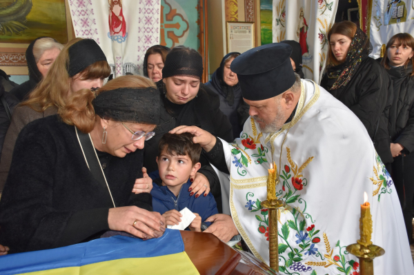 У Бучацькій громаді попрощалися із загиблим захисником Петром Микуляком (фото)
