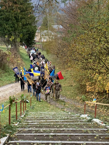 Саранчуківська громада попрощалась із загиблим Героєм Василем Гулою (фото)
