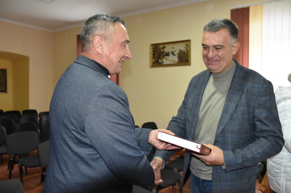 Перевидане Євангеліє XII-XIII століть презентували на Тернопільщині (фото)