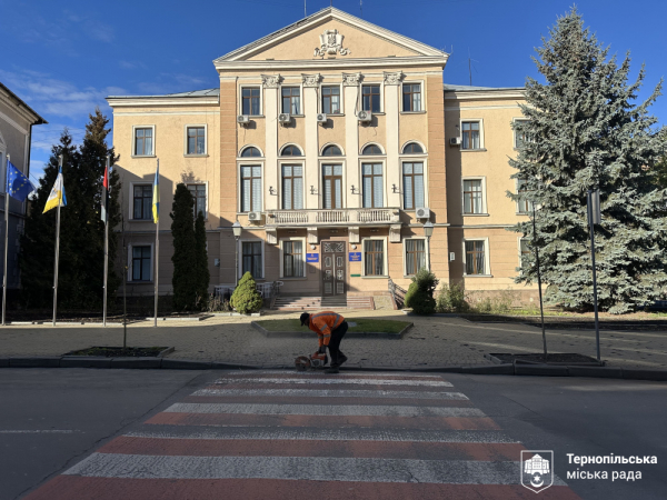 У Тернополі стартував ремонт пішохідної зони на вулиці Листопадовій (фото)