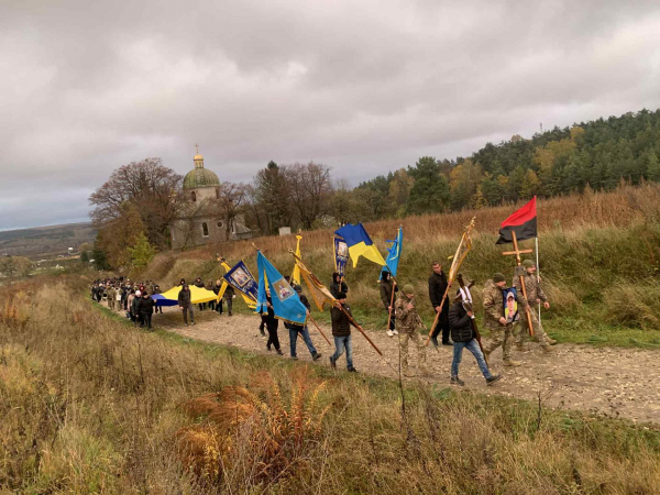 Саранчуківська громада попрощалась із загиблим Героєм Василем Гулою (фото)