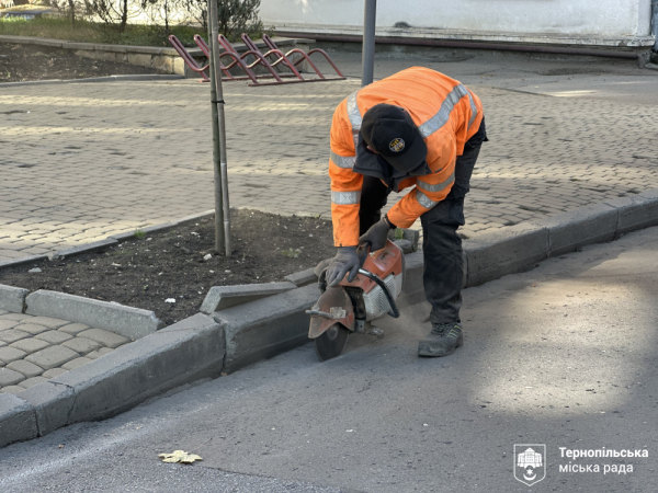 У Тернополі стартував ремонт пішохідної зони на вулиці Листопадовій (фото)