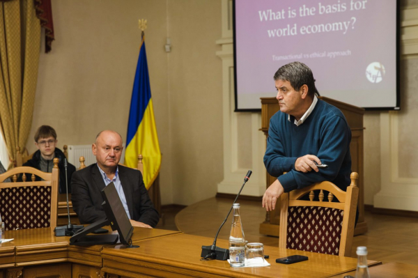 Ректор Нідерландської бізнес-академії розкрив особливості лідерства для студентів ЗУНУ в Тернополі (ФОТО)