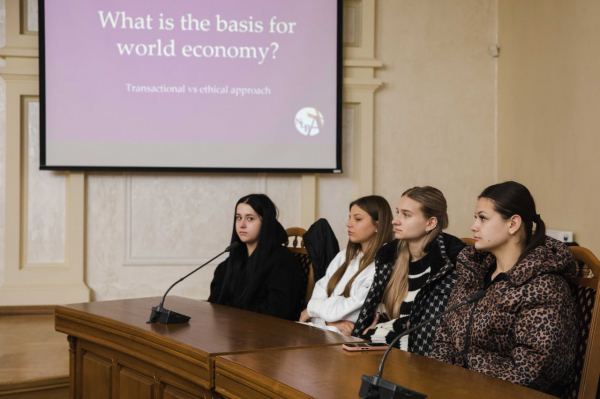 Ректор Нідерландської бізнес-академії розкрив особливості лідерства для студентів ЗУНУ в Тернополі (ФОТО)