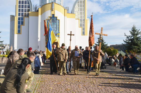 На Тернопільщину привезли тіло загиблого воїна Ярослава Підгірного (фото, відео)