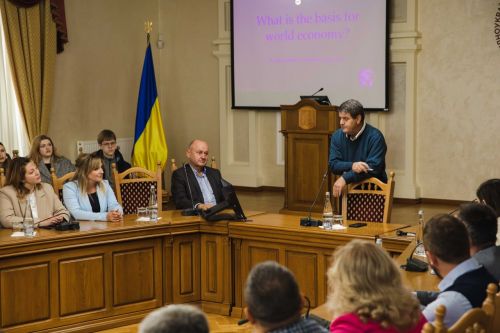 Ректор Нідерландської бізнес-академії розкрив особливості лідерства для студентів ЗУНУ в Тернополі (ФОТО)