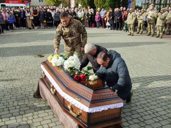 Герой, який загинув у день народження: на Тернопільщині попрощалася з В’ячеславом Меланченком (фото)