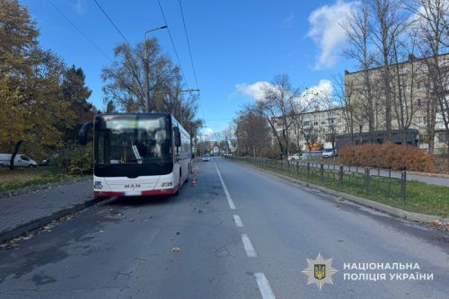 У маршрутці травмувалася жінка: розшукують водія, який створив аварійну ситуацію в Тернополі