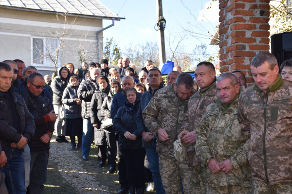 У Бучацькій громаді попрощалися із загиблим захисником Петром Микуляком (фото)