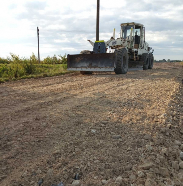 На Тернопільщині ремонтують дорогу регіонального значення (фото)