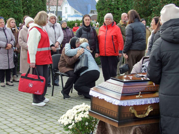 Герой, який загинув у день народження: на Тернопільщині попрощалася з В’ячеславом Меланченком (фото)