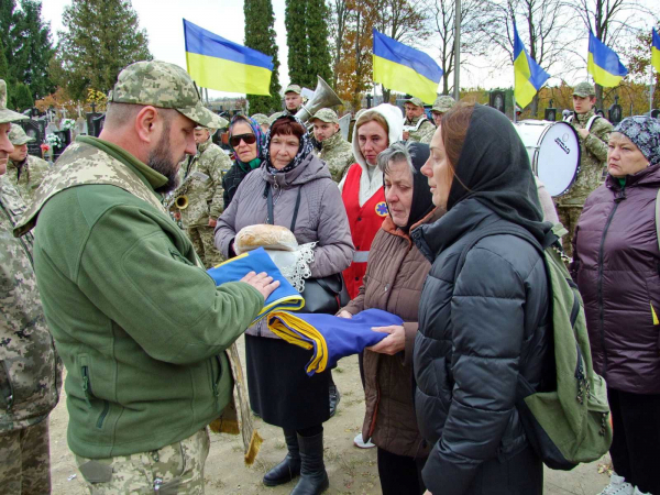 Герой, який загинув у день народження: на Тернопільщині попрощалася з В’ячеславом Меланченком (фото)