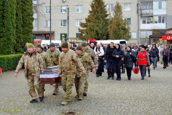 У Шумській громаді попрощалися з воїном Юрієм Доптуном
