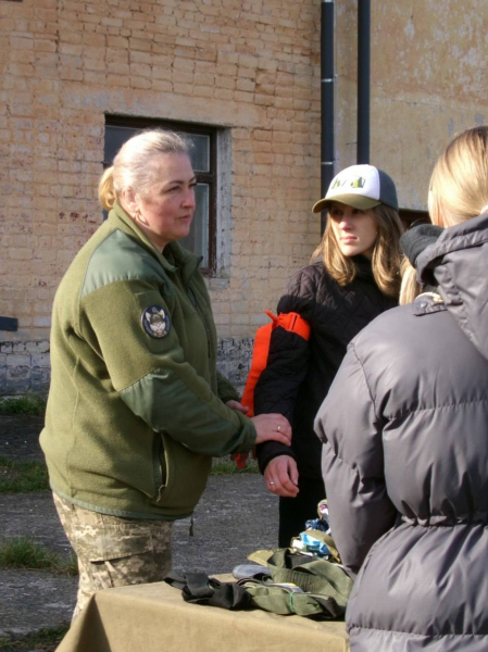 Тернополянам показали, як правильно поводитись зі зброєю (фото)