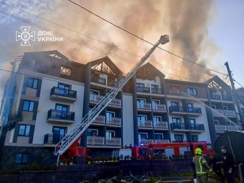 На Івано-Франківщині загорівся готель: евакуювали 70 людей