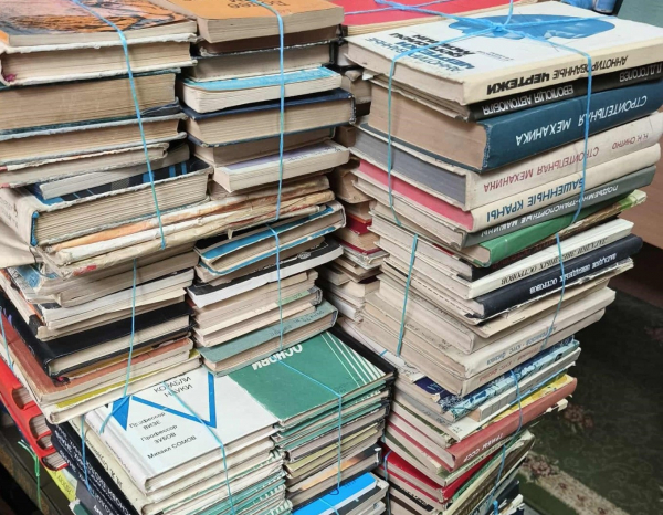 Акція «Русску літературу — на макулатуру!» триває у Тернополі (фото)