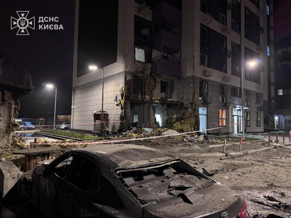 Нічні обстріли Києва та Київщини: є загиблі та постраждалі (фото, відео)
