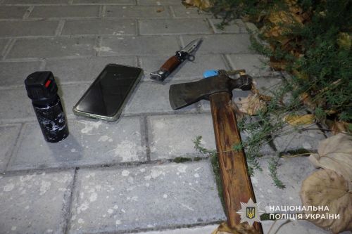 У Тернополі випадок домашнього насильства закінчився нападом на поліцейських (фото)