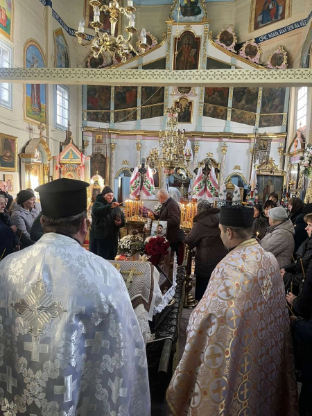 Навіки 37: у Великодедеркальській громаді попрощалися з воїном Андрієм Сосною, якого вважали зниклим безвісти (ФОТО)