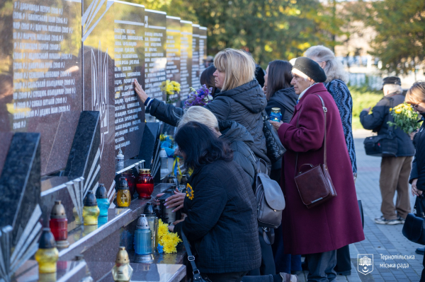 У Тернополі вшанували загиблих захисників панахидою «Світло молитви в темряві війни» (фото)