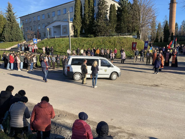 У Козівській громаді зустріли полеглово воїна Олега Нагірного (фото)