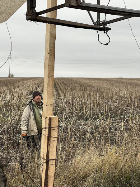 Тернополяни допомагали з облаштуванням оборонних рубежів на передовій (фото)