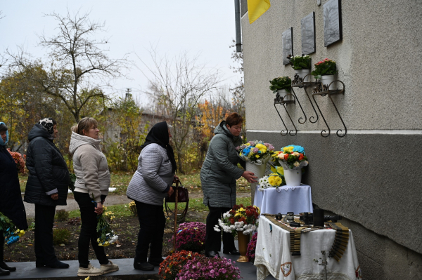 У Лановецькій громаді відкрили меморіальну дошку загиблому захиснику Віктору Шевчуку (фото)