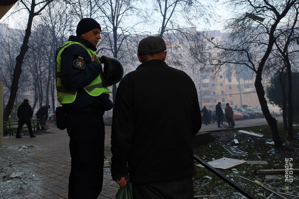 Нацгвардійці допомагають ліквідовувати наслідки ракетної атаки по Тернополю (фото)