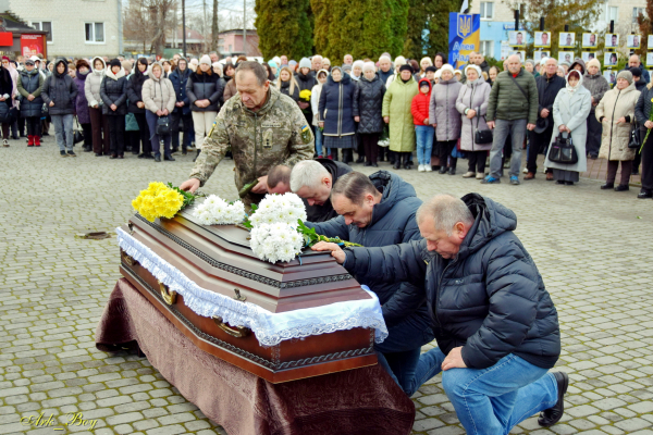 У Шумській громаді попрощалися з воїном Юрієм Доптуном