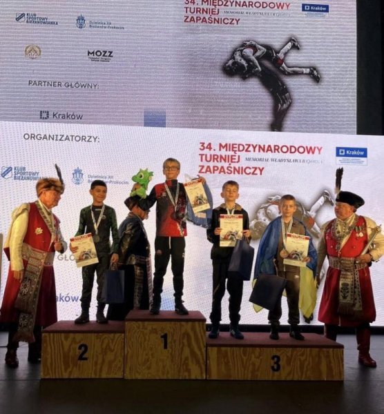 Юні тернопільські борці здобули нагороди на міжнародному турнірі в Польщі (фото)