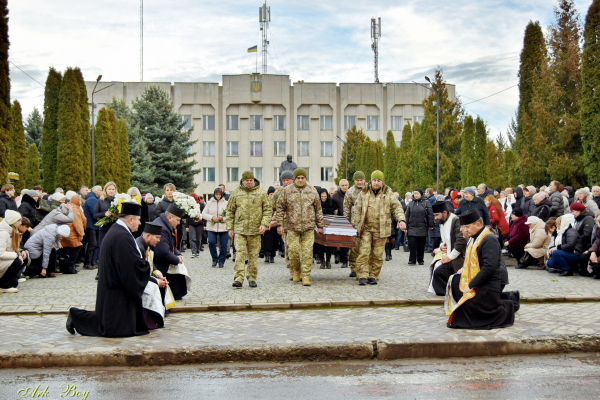У Шумській громаді попрощалися з воїном Юрієм Доптуном