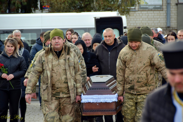 У Шумській громаді попрощалися з воїном Юрієм Доптуном