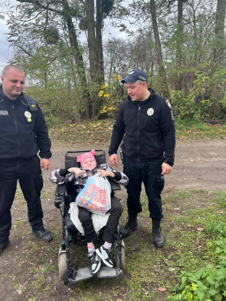 Поліцейські зі Шумська здійснили мрію дівчинки з інвалідністю (фото)