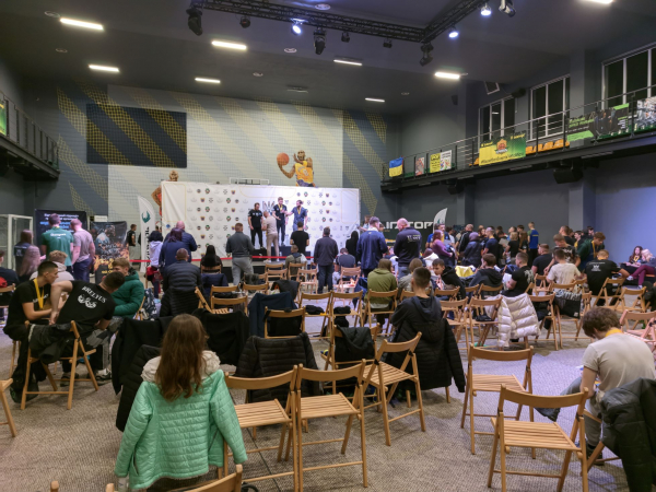 Студент ТНТУ виборов дві срібні медалі на чемпіонаті з армрестлінгу в Тернополі (фото)