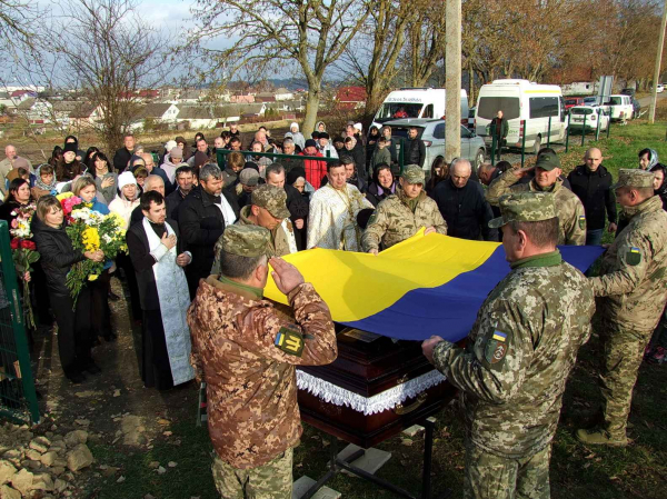 Шумськ у скорботі: попрощалися із захисником Віктором Летким (фото)