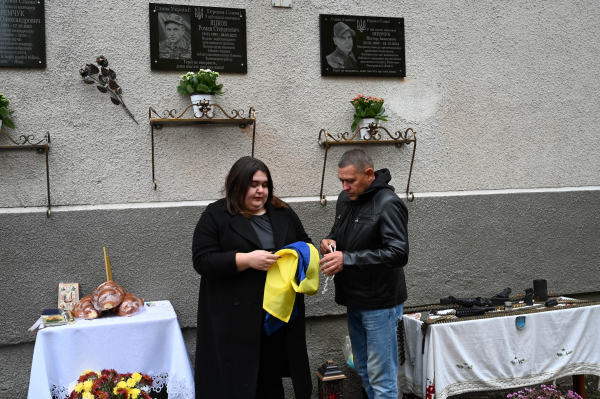 У Лановецькій громаді відкрили меморіальну дошку загиблому захиснику Віктору Шевчуку (фото)