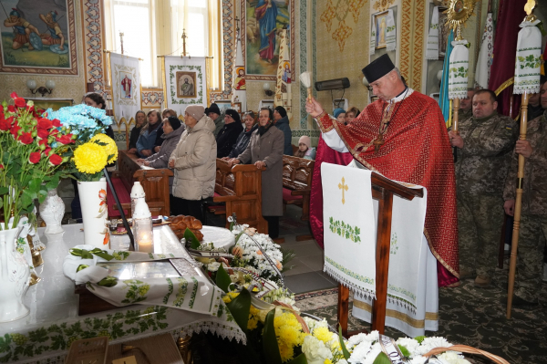 У Лозовій встановили пам’ятник Герою Віталію Німку, тіло якого досі не знайшли (фото)