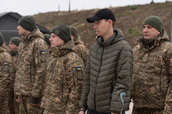 На Тернопільщині відзначили нагородами нацгвардійців, які служать на Донеччині (фото)