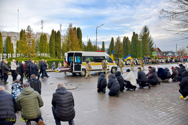 У Шумській громаді попрощалися з воїном Юрієм Доптуном