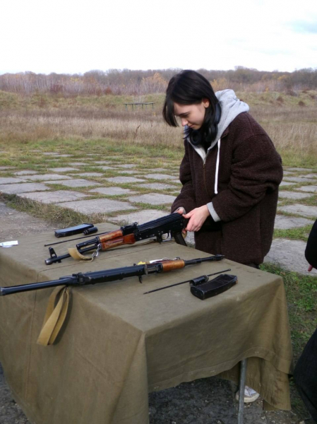 Тернополянам показали, як правильно поводитись зі зброєю (фото)