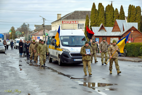 У Шумській громаді попрощалися з воїном Юрієм Доптуном
