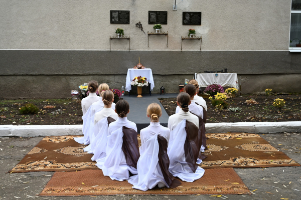 У Лановецькій громаді відкрили меморіальну дошку загиблому захиснику Віктору Шевчуку (фото)