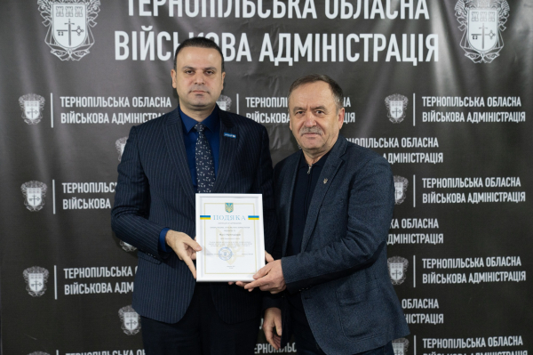 Міжнародні партнери відвідали місце ракетного удару в Тернополі та пообіцяли підтримку постраждалим родинам (фото)