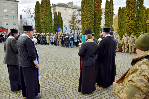 У Шумській громаді попрощалися з воїном Юрієм Доптуном