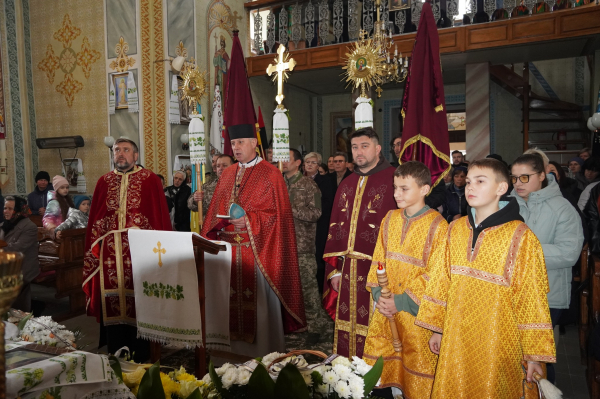 У Лозовій встановили пам’ятник Герою Віталію Німку, тіло якого досі не знайшли (фото)