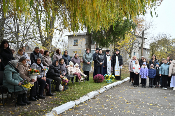 У Лановецькій громаді відкрили меморіальну дошку загиблому захиснику Віктору Шевчуку (фото)