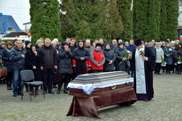 У Шумській громаді попрощалися з воїном Юрієм Доптуном