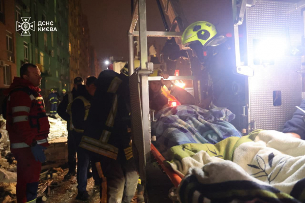 Нічні обстріли Києва та Київщини: є загиблі та постраждалі (фото, відео)